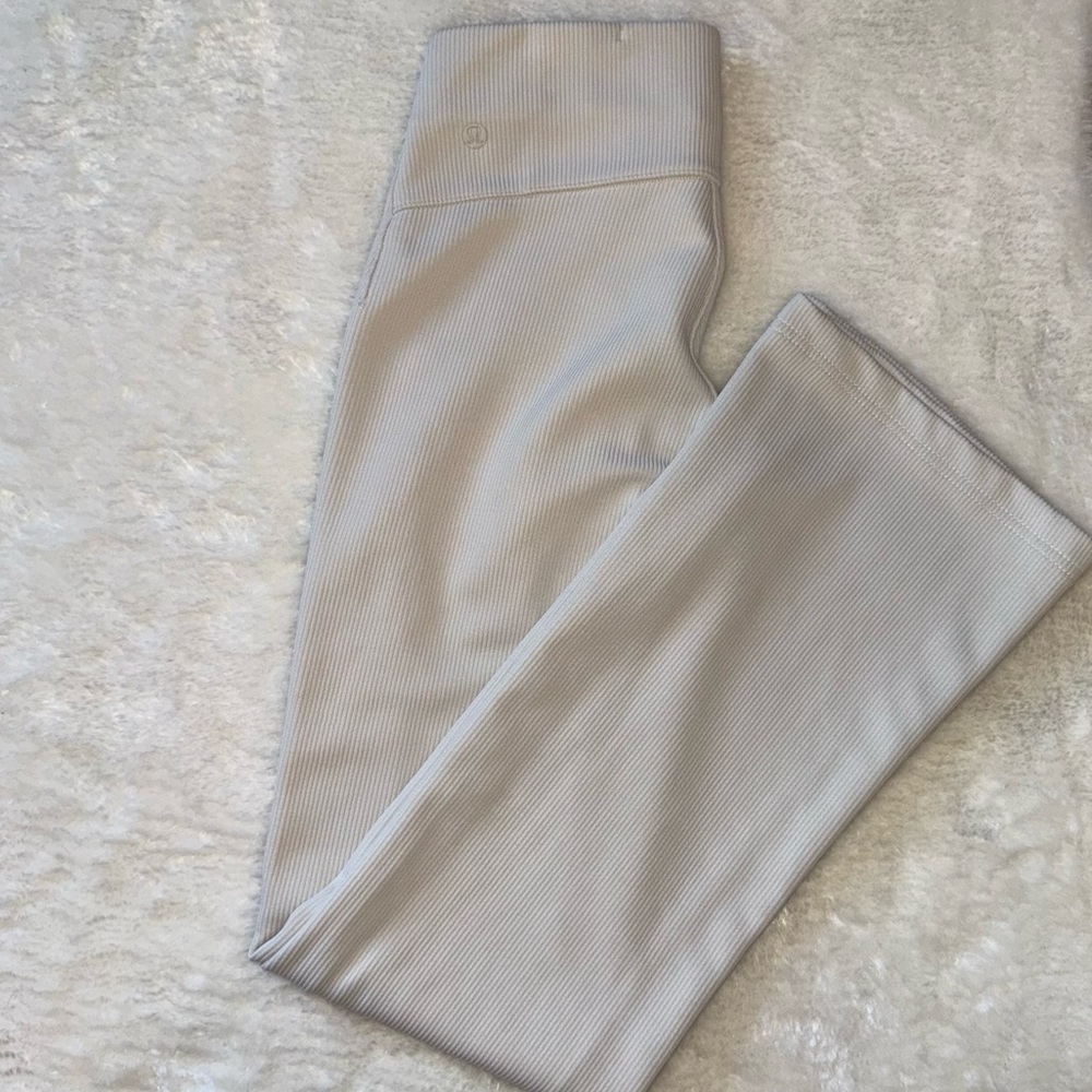 Lululemon Ribbed Softstreme Flared Pant Size 4